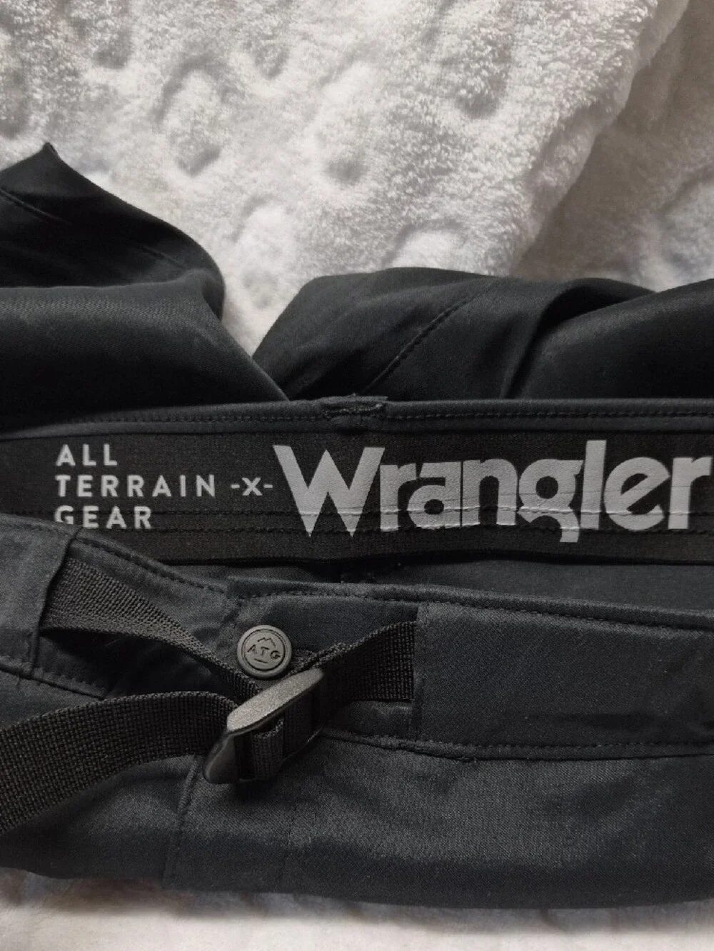 Wrangler Black Men's Shorts with Zip Pocket